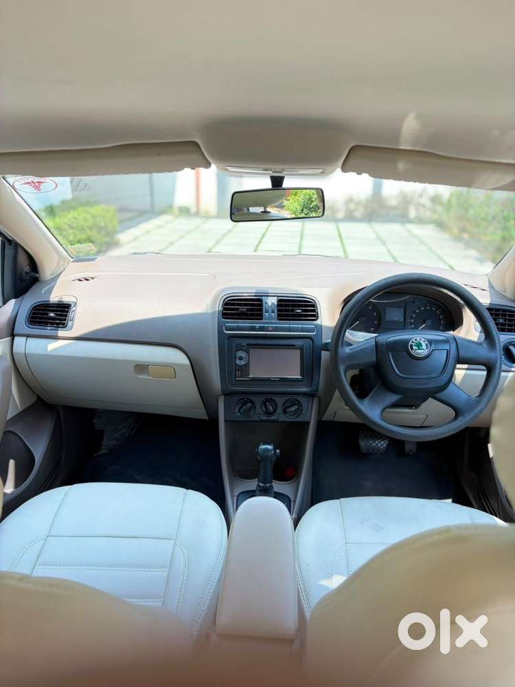 Skoda Rapid 1.6 Mpi Ambition, 2012, Petrol
