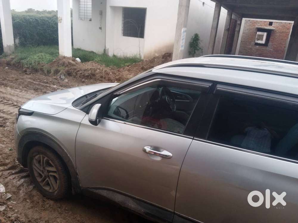 Kia Carens Prestige Plus 2022 Diesel 2-owner