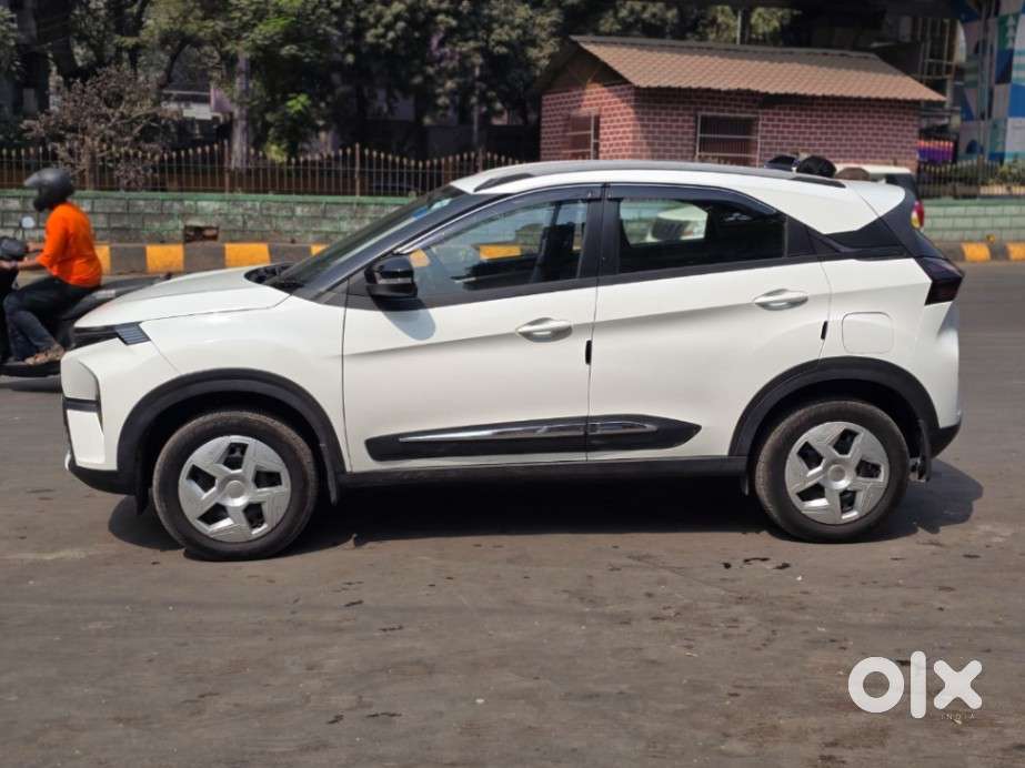 Tata Nexon Pure 1.2 Revotron Petrol 6 Mt, 2025, Cng & Hybrids