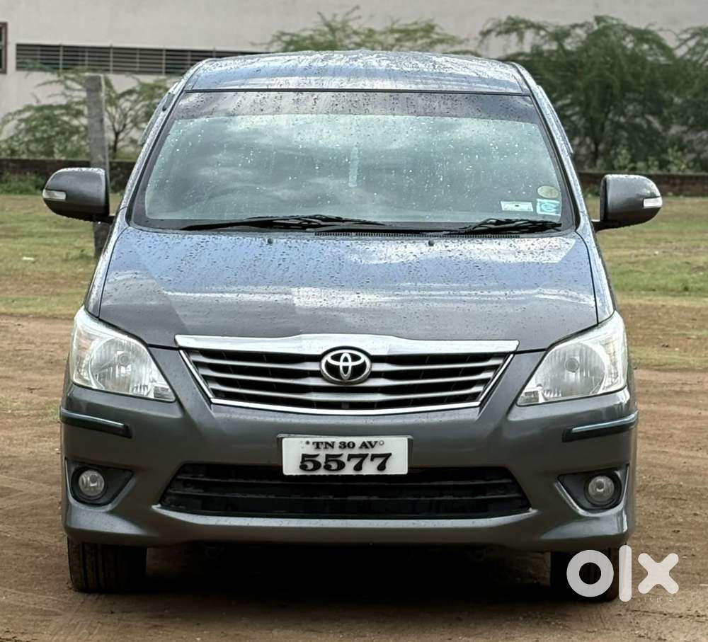 Toyota Innova 2.5 V 8 Str, 2013, Diesel
