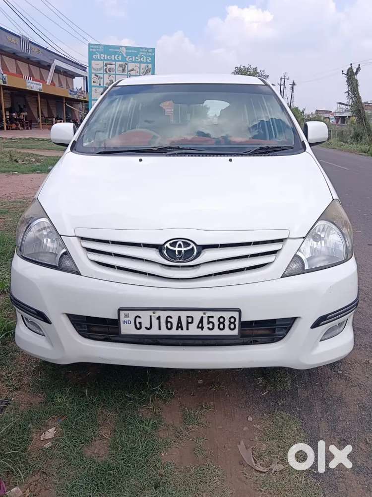 Toyota Innova 2011 Diesel 120000 Km Driven