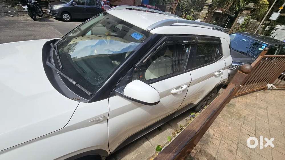 Hyundai Venue 2024 Petrol 19980 Km Driven Well Maintained