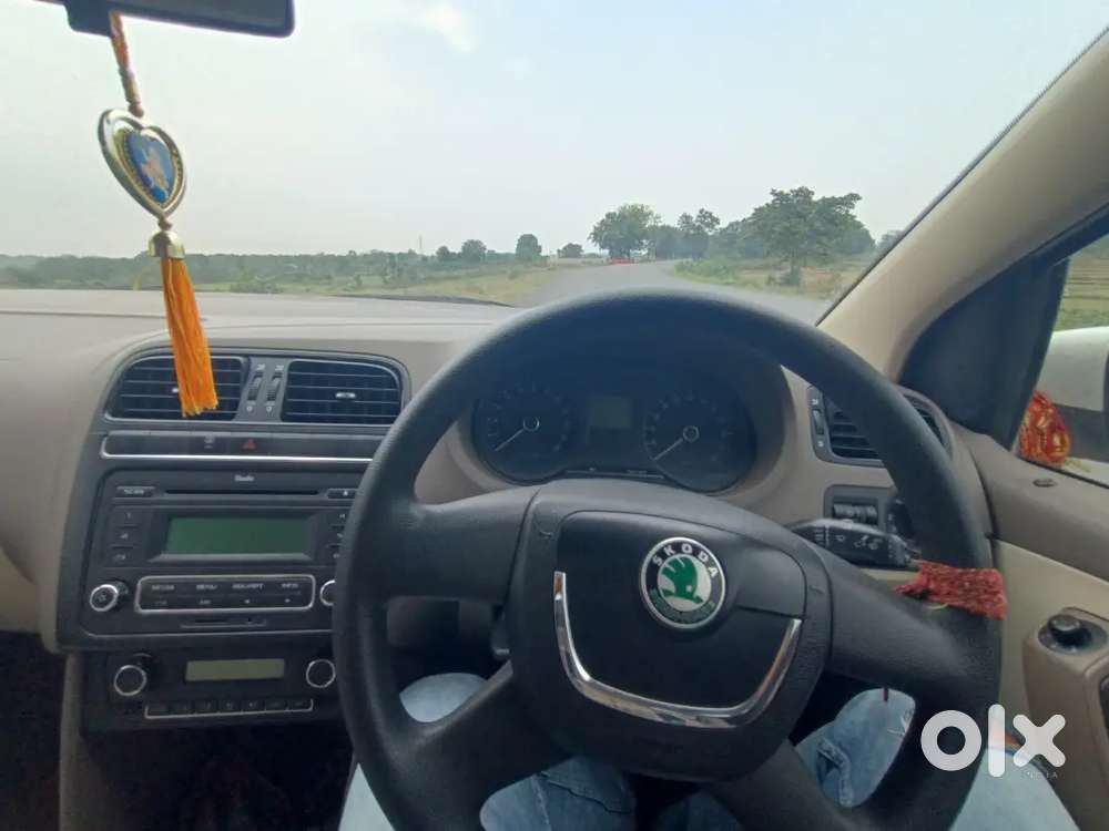 Skoda Rapid 1.6 Active 2013