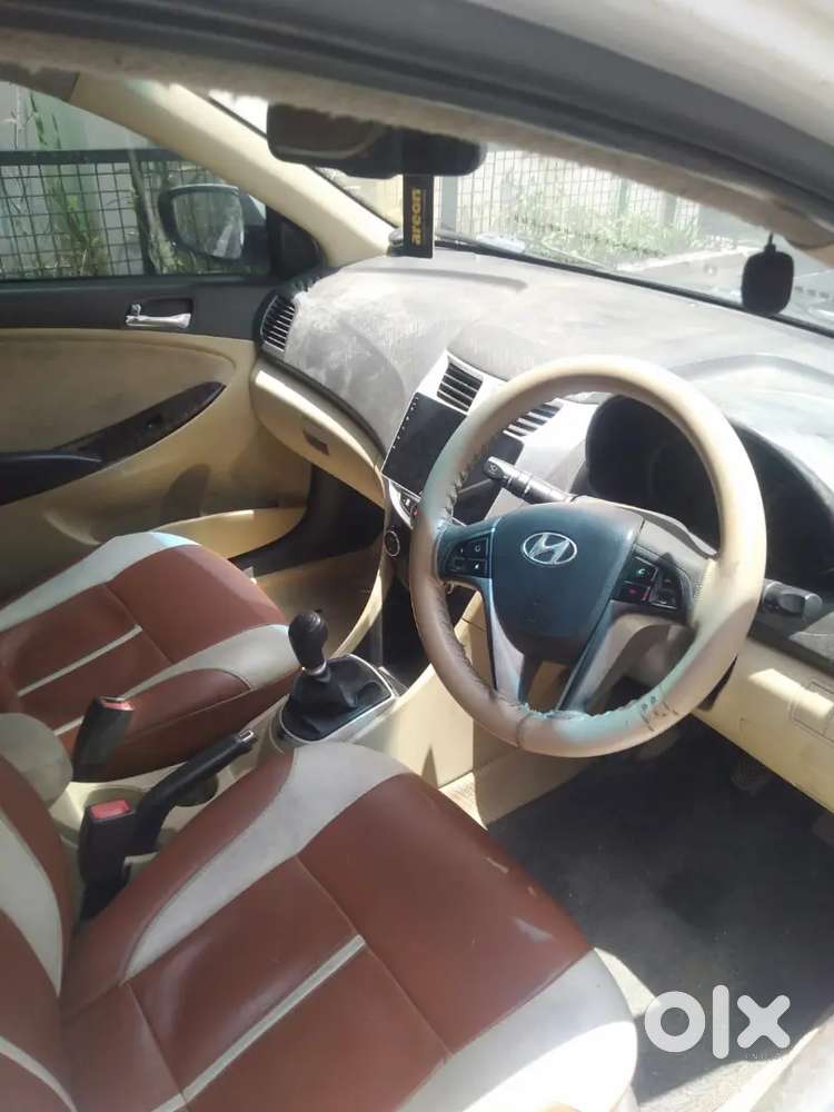 Hyundai Verna Fluidic 1.6 2012