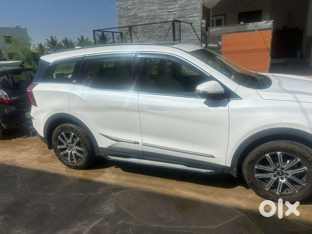 Mahindra Petrol 2024 Car