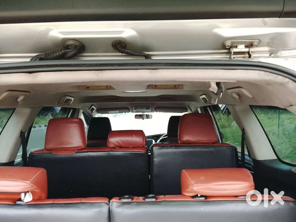 Toyota Innova Crysta 2.4 G