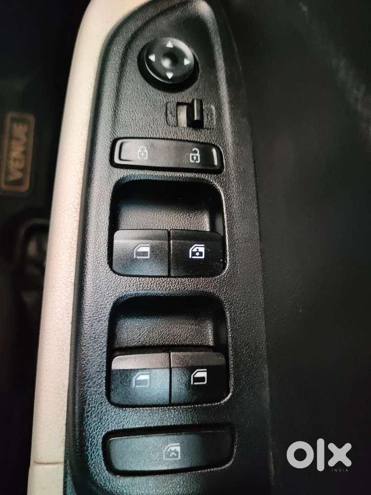 Hyundai Venue, 2023, Petrol