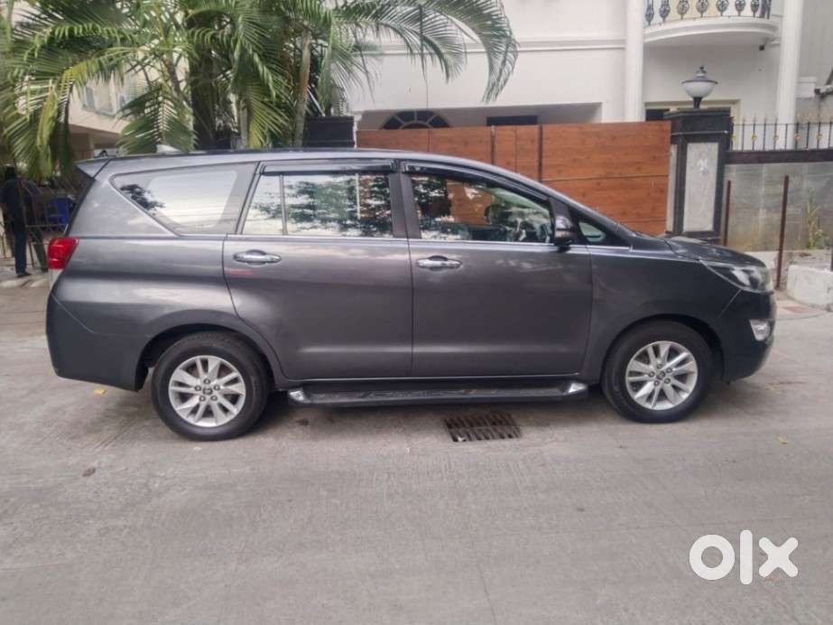 Toyota Innova Crysta 2.4 V, 2016, Diesel