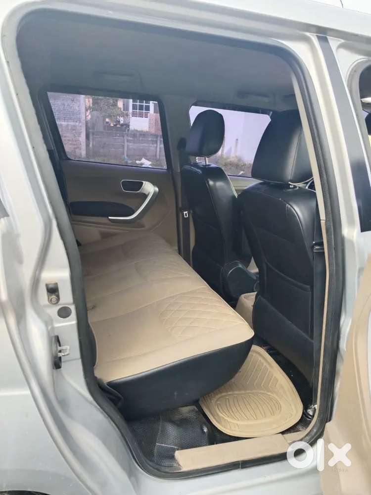 Mahindra Tuv 300 Plus 2018