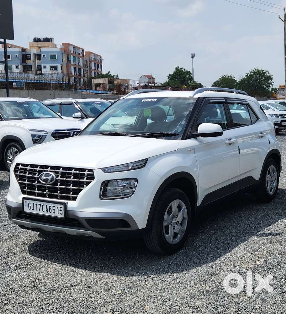 Hyundai Venue 1.2 S (o), 2021, Petrol