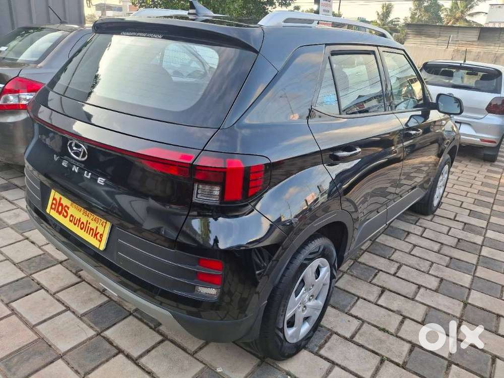 Hyundai Venue S 1.2 Petrol, 2022, Petrol