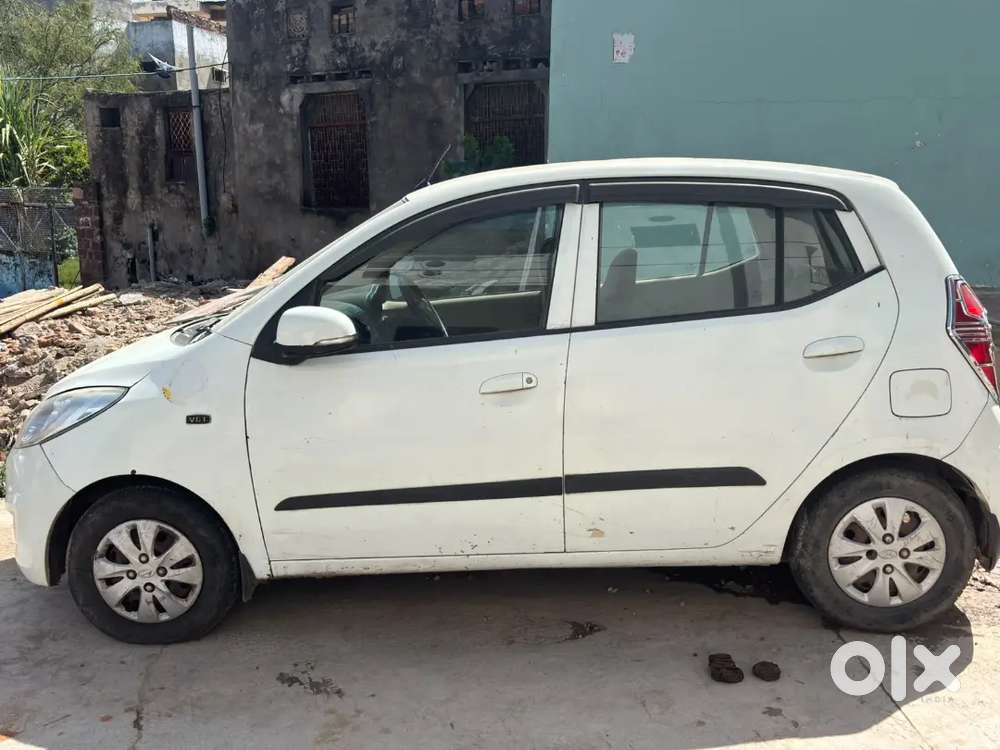 Hyundai I10 Sportz 2012 Manual Petrol