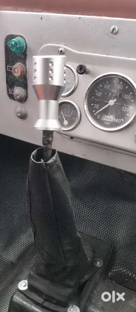 Mahindra Jeep Commander 2000