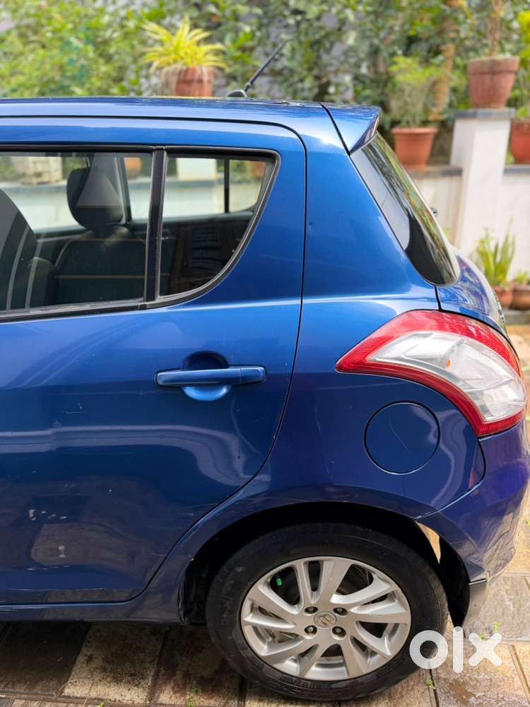 Maruti Suzuki Swift Petrol 2012
