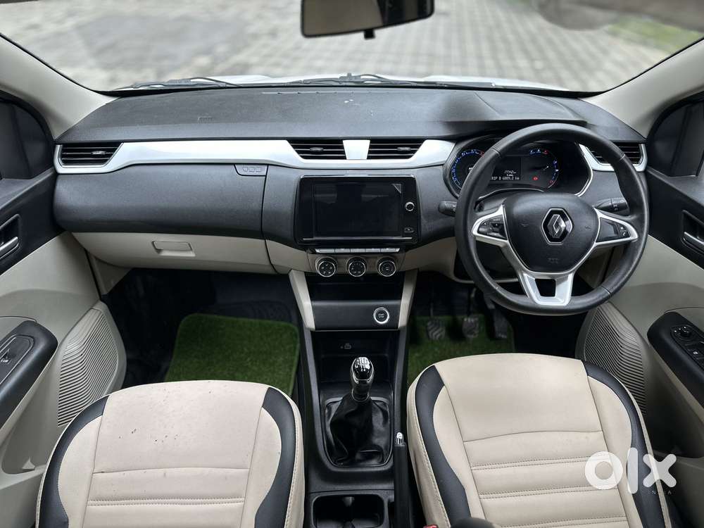 Renault Triber Rxz, 2024, Petrol