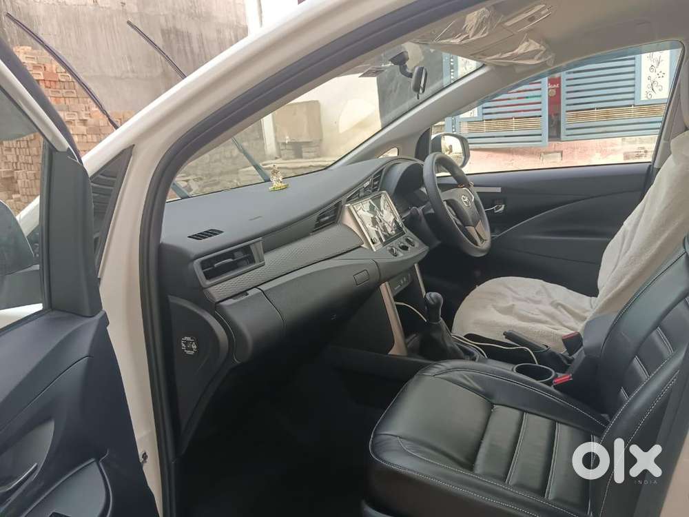 Toyota Innova Crysta 2025