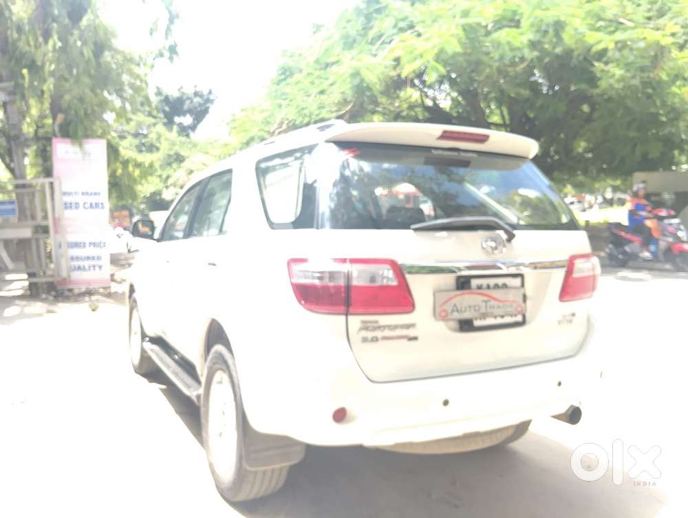 Toyota Fortuner 4x4 Manual Limited Edition, 2011, Diesel