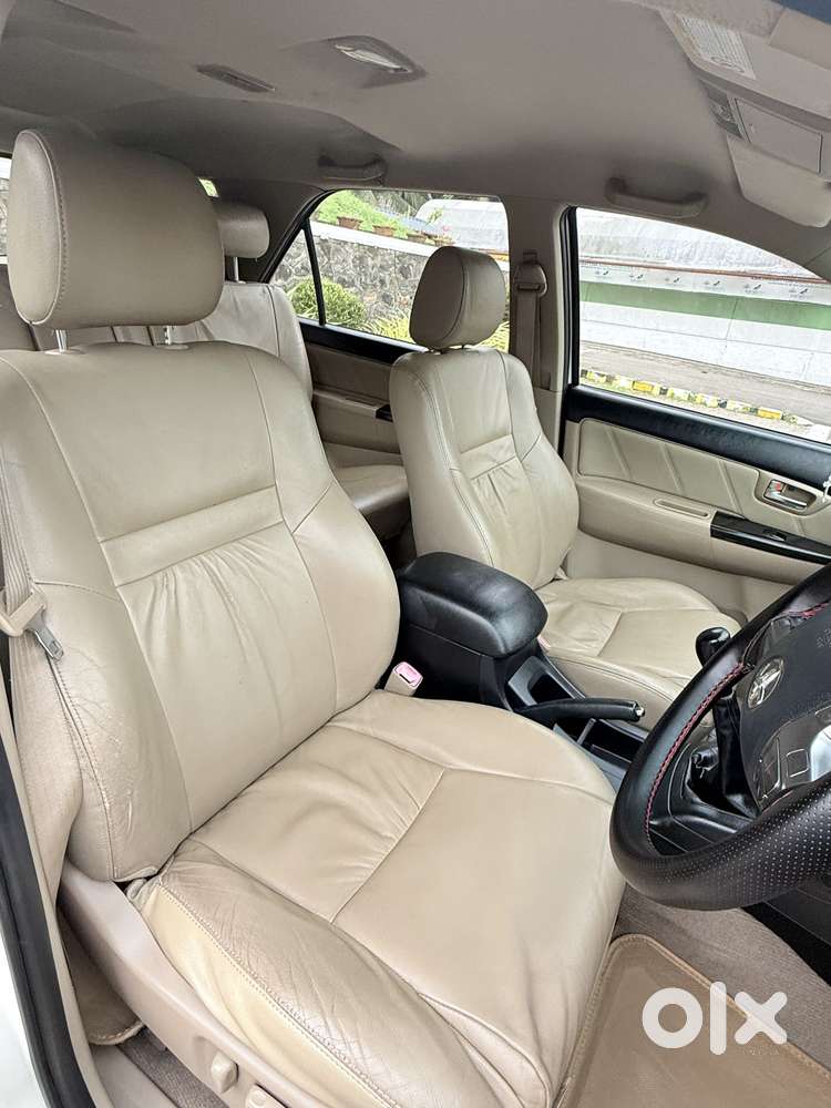 Toyota Fortuner 4x2 Manual, 2014, Diesel