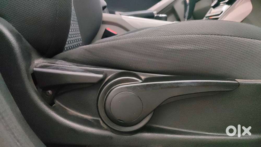 Tata Nexon 1.2 Revotron Xza Plus Dualtone, 2019, Petrol