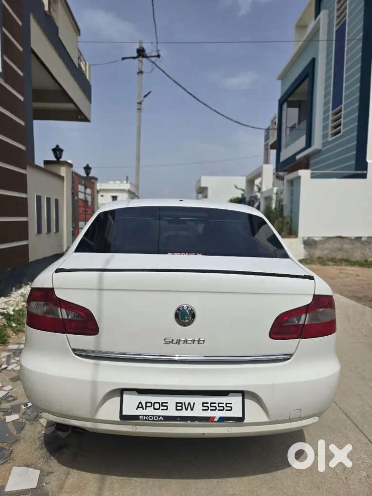 Skoda Superb Elegance 2011 Car