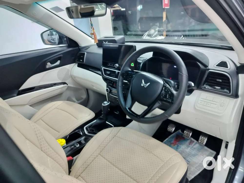 Mahindra Xuv 3xo Ax5 Pm Mt, 2024, Petrol