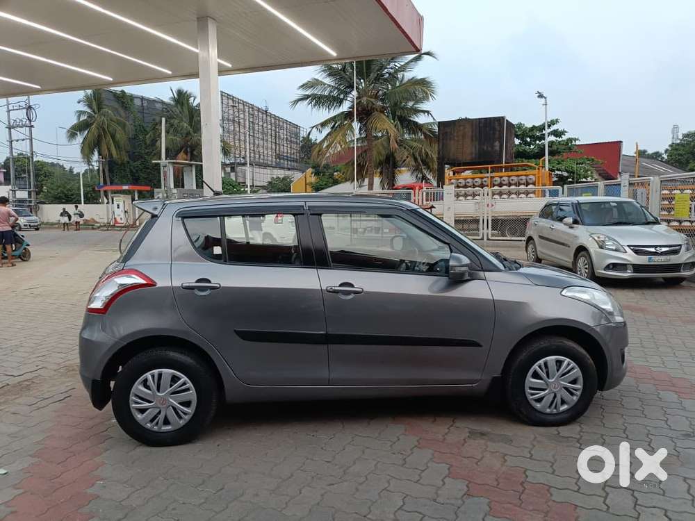 Maruti Suzuki Swift Vxi 1.2 Abs Bs-iv, 2013, Petrol