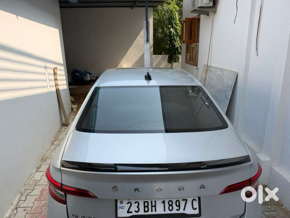 Skoda Slavia Petrol 2023