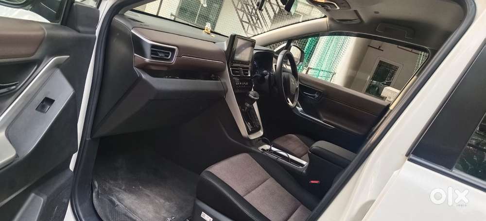 Toyota Innova Hycross 2.0 Vx Hybrid 7 Str, 2023, Petrol