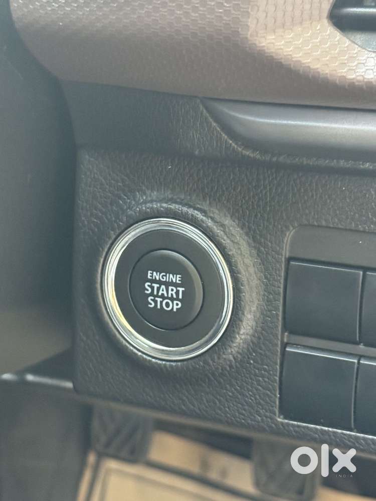 Maruti Suzuki Brezza 1.5 Zxi Cng Dual Tone, 2024, Cng & Hybrids