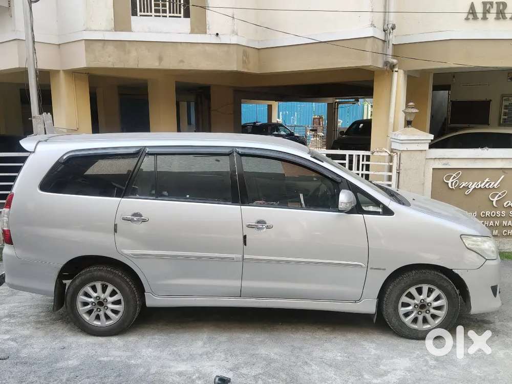 Toyota Innova 2.5 V 2012