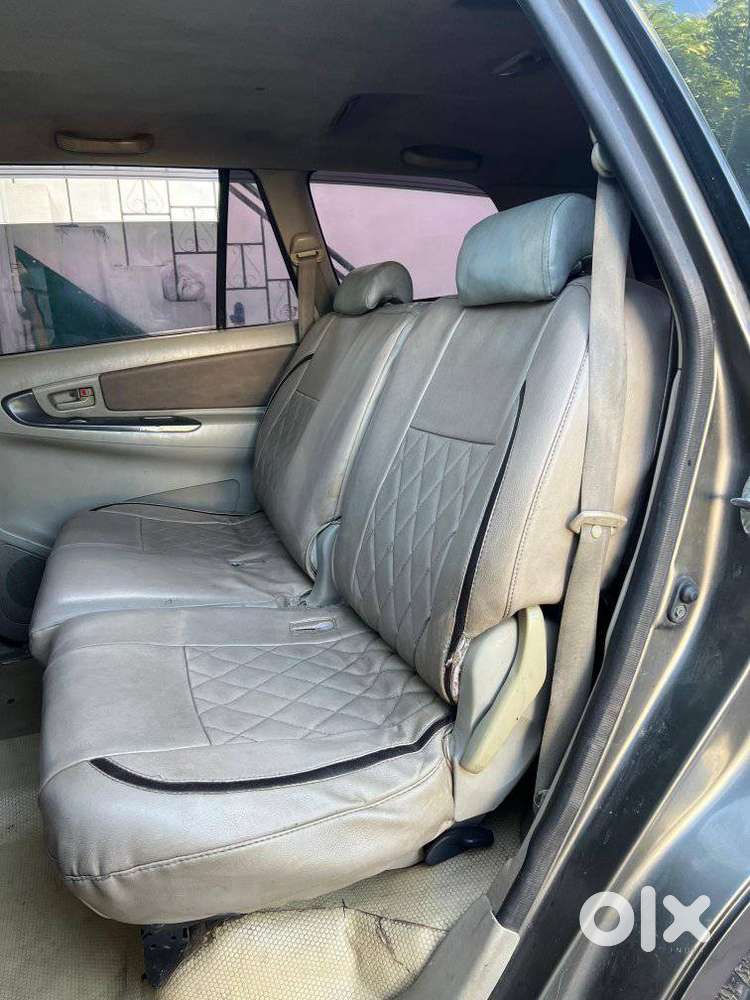 Toyota Innova 2.5 G (diesel) 8 Seater, 2010, Diesel