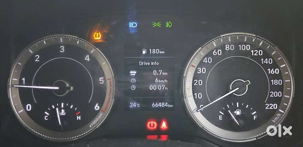 Hyundai Venue Sx (o) Mt 1.5 Diesel, 2021, Diesel