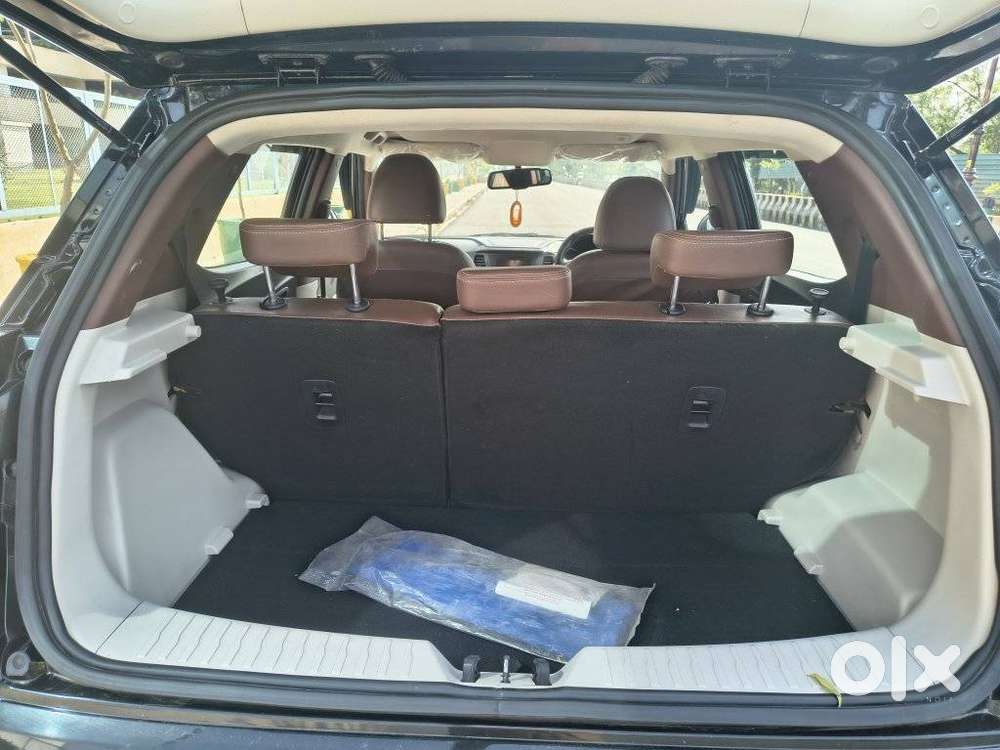 Mahindra Xuv300 W8, 2020, Petrol