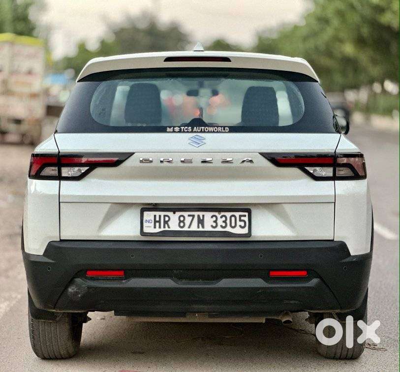 Maruti Suzuki Brezza Lxi S-cng, 2023, Cng & Hybrids