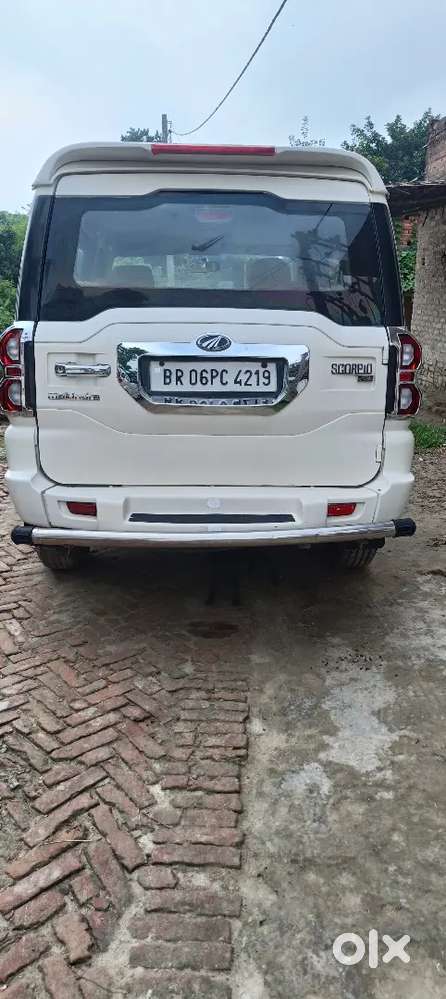Mahindra Scorpio Diesel Automatic 2015