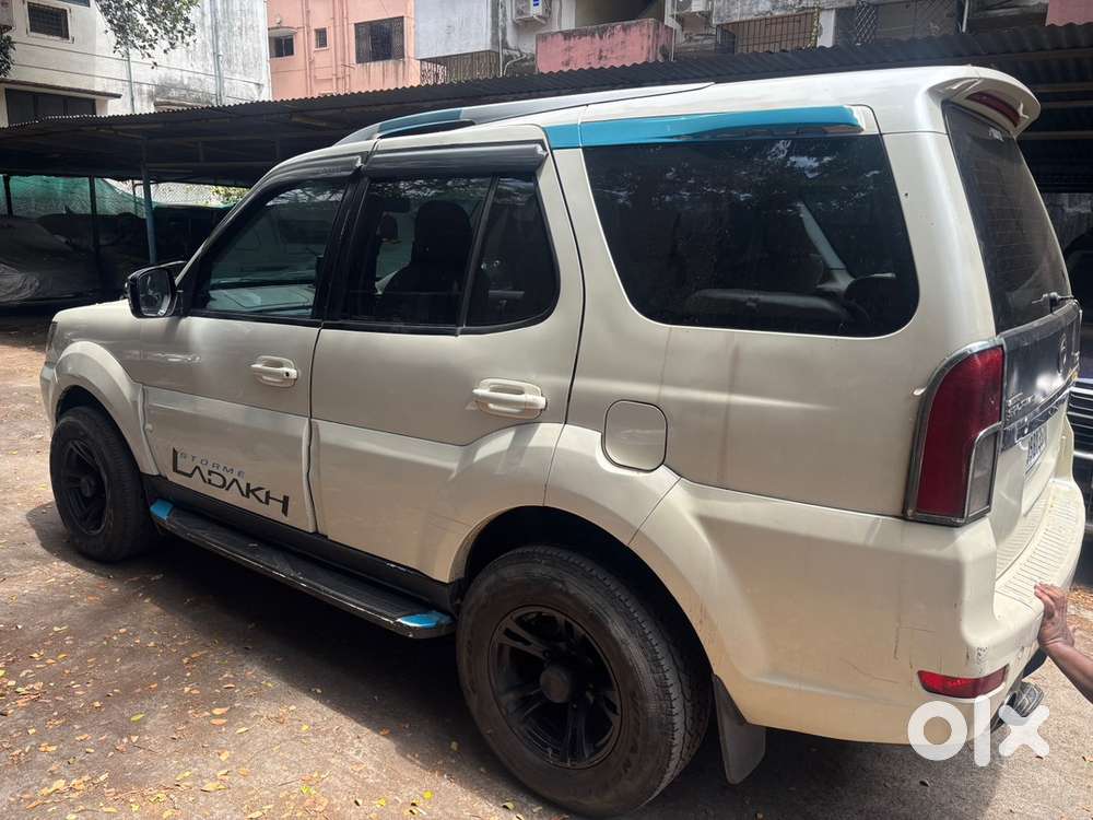 Tata Safari Storme 2014