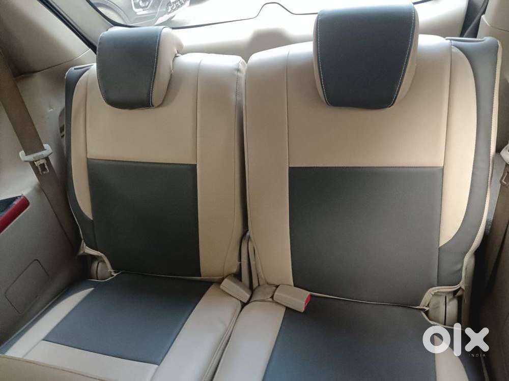 Maruti Suzuki Ertiga 2022-2023 Vxi Cng, 2022