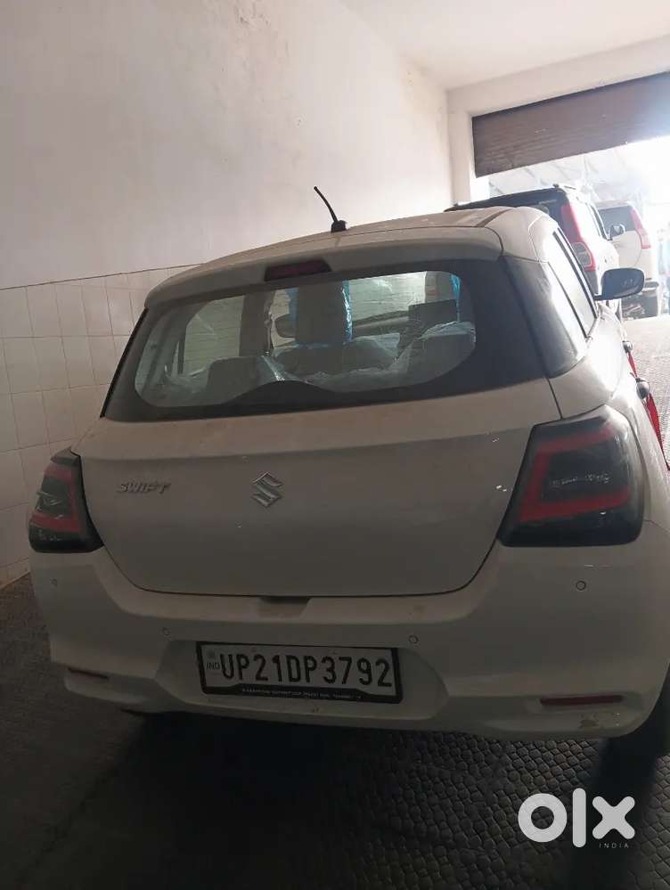 Maruti Suzuki Swift 2025 Petrol 12000 Km Driven