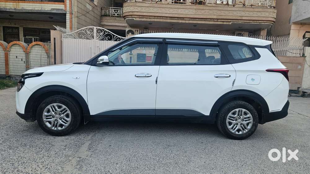 Kia Carens 1.5 Premium 7 Str, 2022, Petrol
