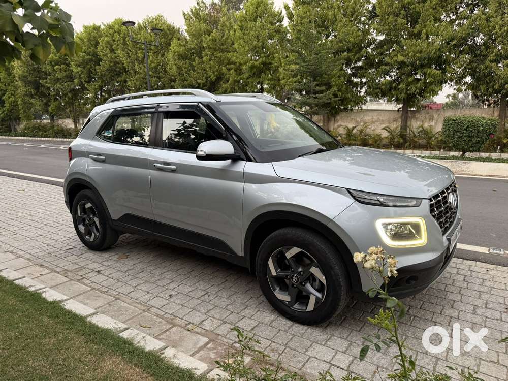 Hyundai Venue Sx (o) Mt 1.5 Diesel, 2020, Diesel