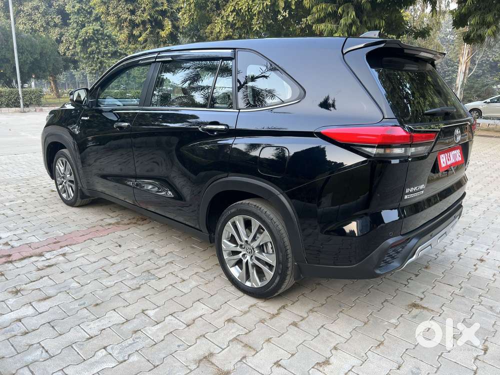 Toyota Innova Hycross 2.0 Zx (o) Hybrid 7 Str, 2023, Electric