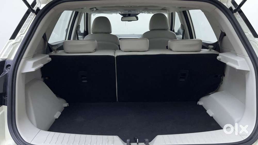 Mahindra Xuv300 1.2 W8 (o) Amt Petrol, 2022, Petrol