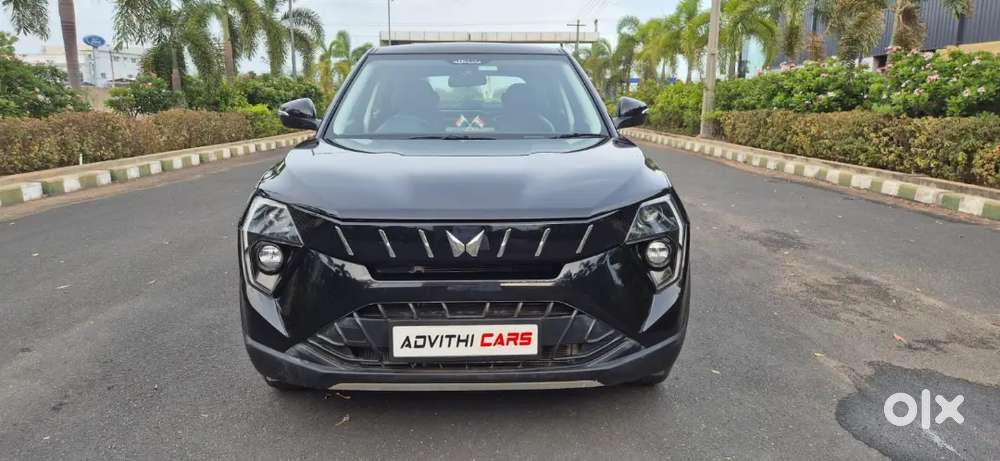 Mahindra Xuv 3xo 2025 Petrol 14000 Km Driven