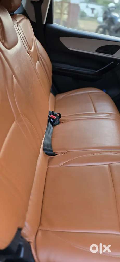 Mahindra Xuv700 2023 Petrol 18000 Km Driven