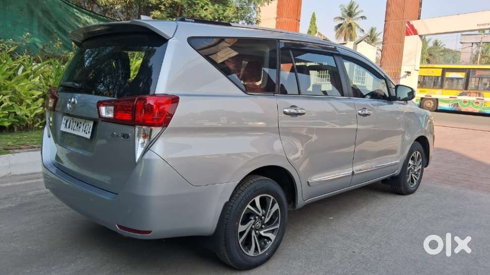 Toyota Innova Crysta 2.4 G Mt 7 Str, 2020