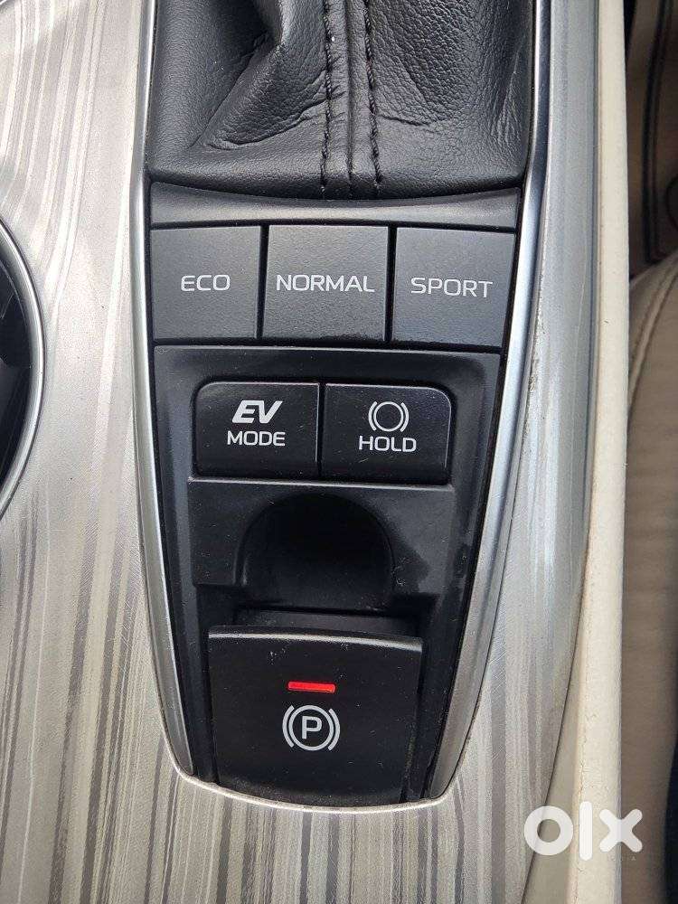 Toyota Camry 2.5 Hybrid, 2020, Petrol