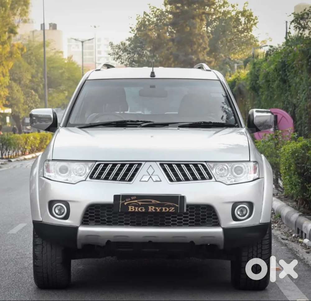 Pajero Sport Diesel – Smooth Engine & Clean Interior