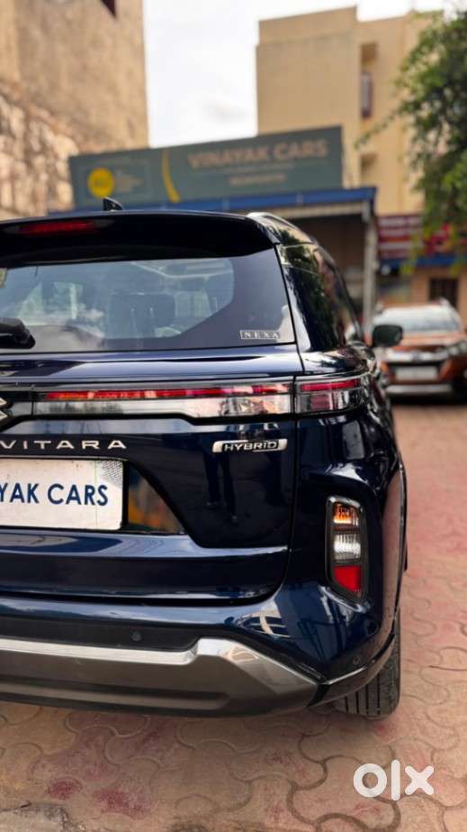Maruti Suzuki Grand Vitara 1.5 Alpha Plus Intelligent Hybrid Ecvt, 2..
