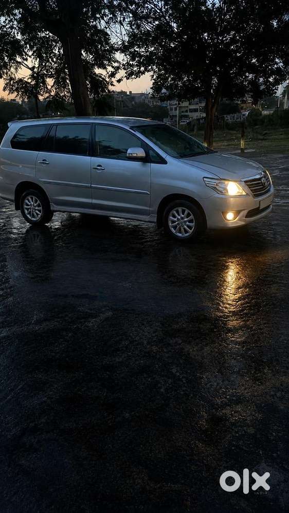 Toyota Innova 2013- Brand New Condition - Chandigarh Regd