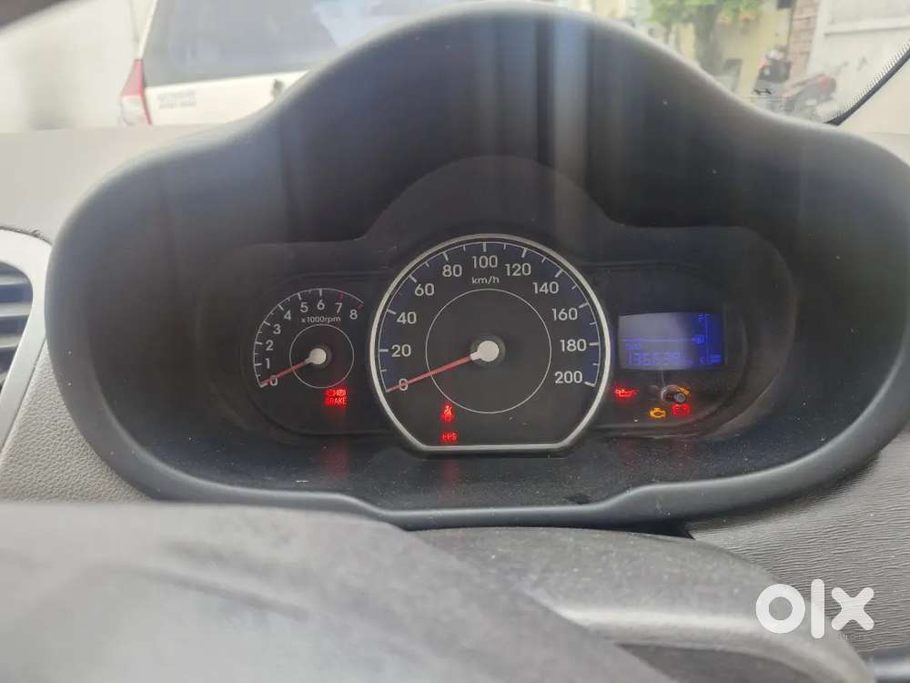 Hyundai I10 Sportz 2012